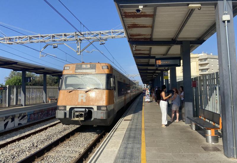 Andana estació Renfe Pineda de Mar